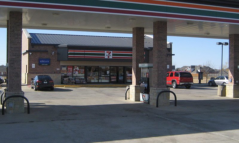 711 gas station gas pumps